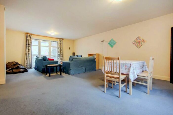 2 Bedroom Flat To Rent In Goswell Road, Clerkenwell, London, EC1V
