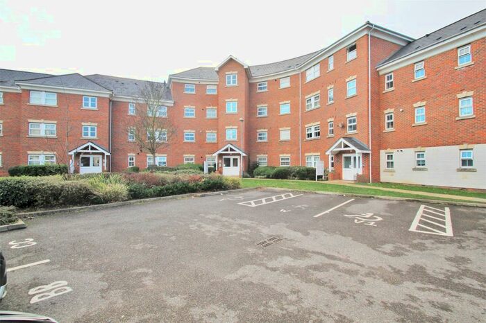 2 Bedroom Flat To Rent In Crispin Way, Uxbridge, Greater London, UB8