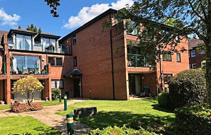 2 Bedroom Apartment To Rent In Winn Road, SO17