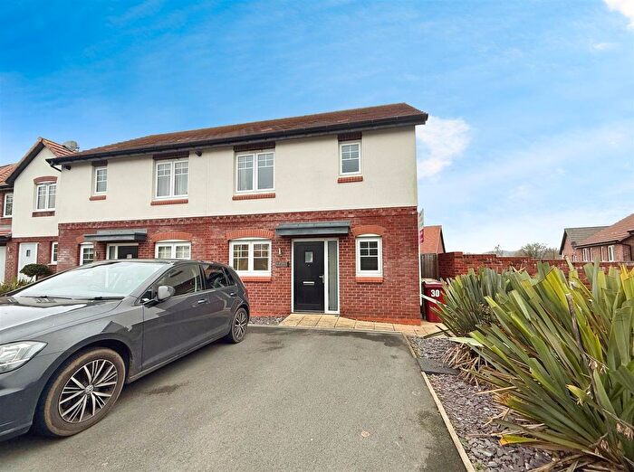 3 Bedroom Semi Detached House For Sale In Stoney View, Creswell, Worksop, S80