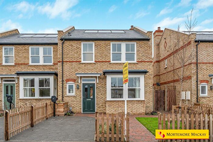 3 Bedroom End Of Terrace House For Sale In Carpenter Gardens, N21