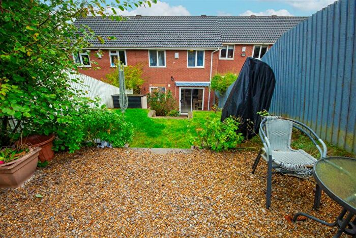 3 Bedroom Town House For Sale In Elvington Close, Congleton, Cheshire, CW12