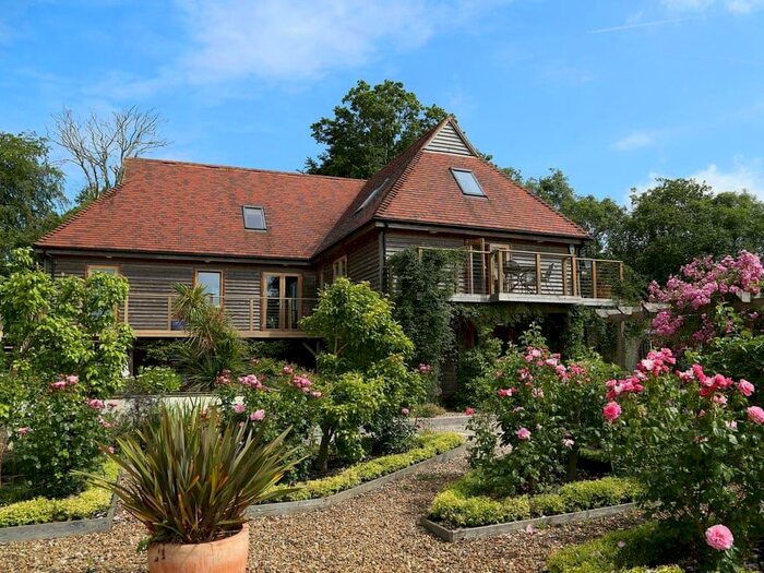 5 Bedroom Detached House To Rent In London Road, Hurst Green, East Sussex, TN19