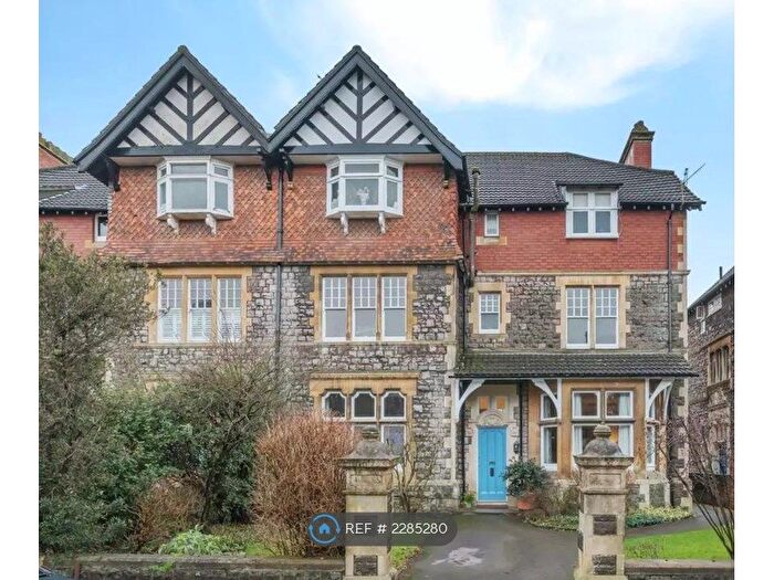 2 Bedroom Flat To Rent In Downleaze, Stoke Bishop, Bristol, BS9