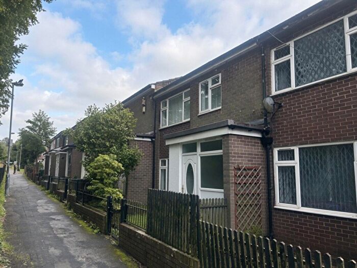3 Bedroom Terraced House For Sale In Richmond Walk, Oldham, OL9