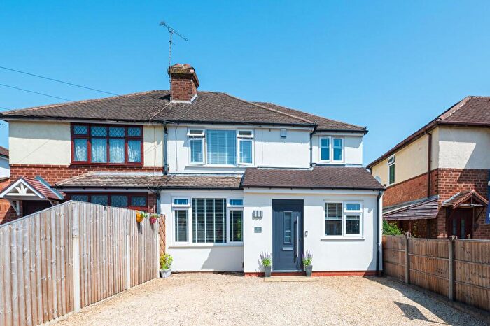 3 Bedroom Semi-Detached House For Sale In Oakhill Avenue, Kidderminster, DY10