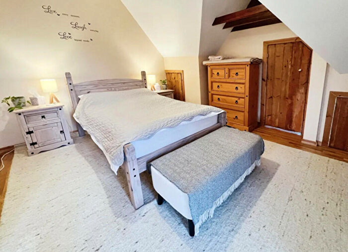 4 Bedroom Detached House To Rent In Cleopatra Close, Stanmore, HA7