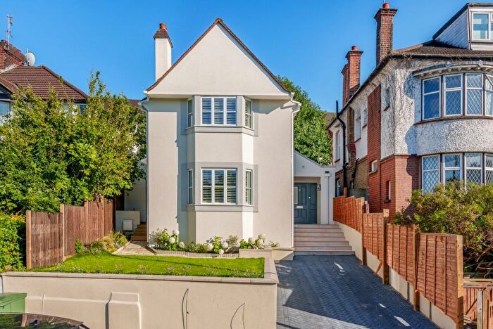 4 Bedroom Detached House For Sale In Knollys Road, Streatham, London, SW16