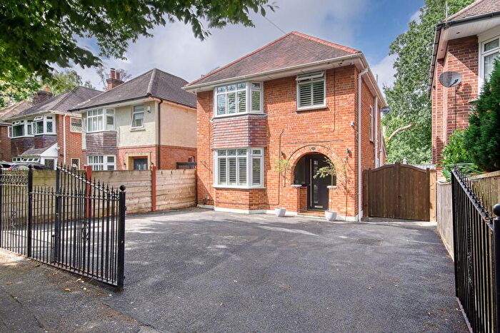 3 Bedroom Detached House For Sale In Wordsworth Avenue, Queens Park, Bournemouth, BH8