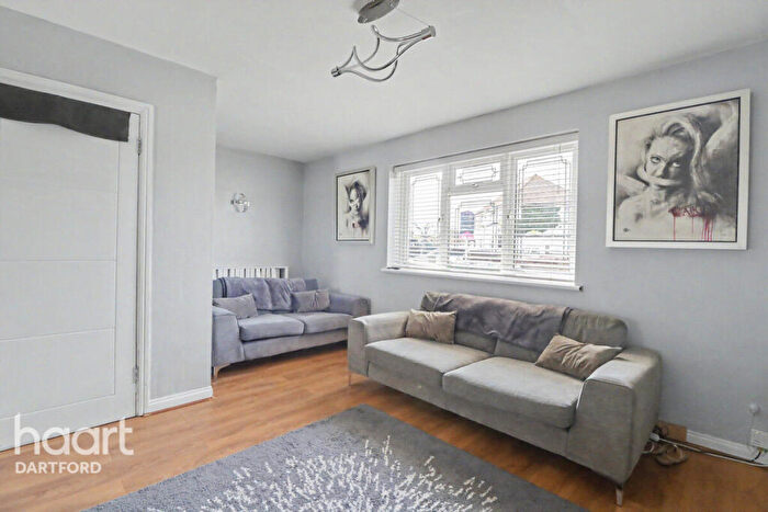 3 Bedroom End Of Terrace House For Sale In Maiden Lane, Dartford, DA1
