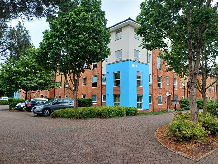 2 Bedroom Flat For Sale In Admiralty Close, West Drayton, UB7