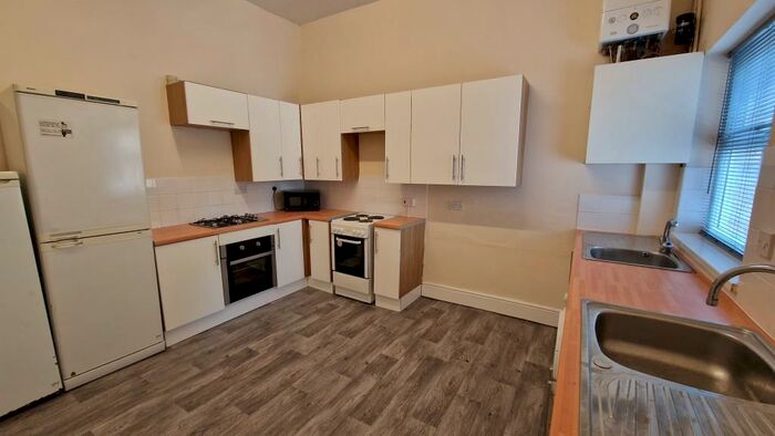 8 Bedroom House To Rent In Hutt Street, Hull, HU3