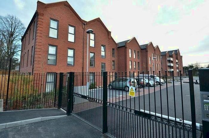 1 Bedroom Flat To Rent In Otter Way, Yiewsley, West Drayton, Greater London, UB7