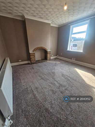 3 Bedroom Detached House To Rent In Owram Street, Barnsley, S73
