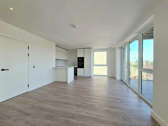2 Bedroom Apartment For Sale In Beresford Avenue, Wembley, Middlesex, HA0