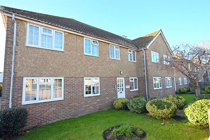 2 Bedroom Flat For Sale In Albert Road, Polegate, BN26
