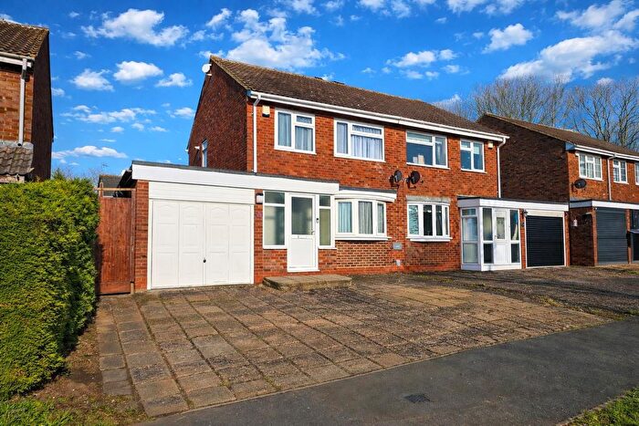 3 Bedroom Semi Detached House For Sale In Redbridge, Stantonbury, Milton Keynes, MK14