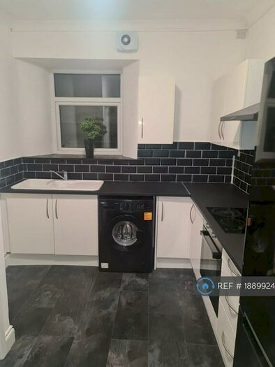 1 Bedroom Flat To Rent In Talbot Road, Talbot Green, Pontyclun, CF72