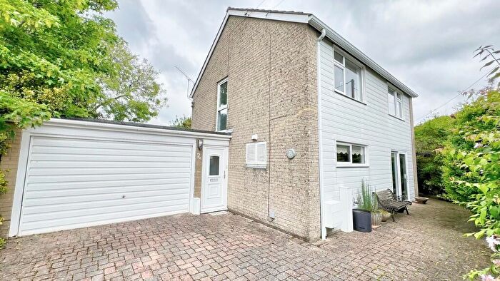 4 Bedroom Detached House For Sale In Noreuil Road, Petersfield, Hampshire, GU32