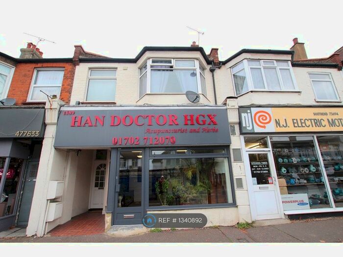 2 Bedroom Flat To Rent In Leigh On Sea, Essex, SS9