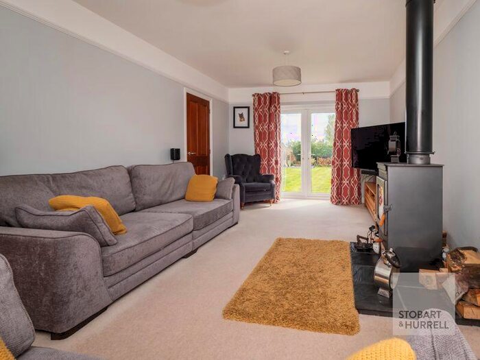4 Bedroom Detached House For Sale In Lonsdale Road, Rackheath, Norfolk, NR13