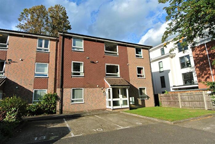 1 Bedroom Apartment For Sale In Addlestone, KT15
