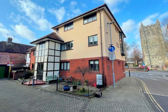 2 Bedroom Flat To Rent In Wimborne, BH21