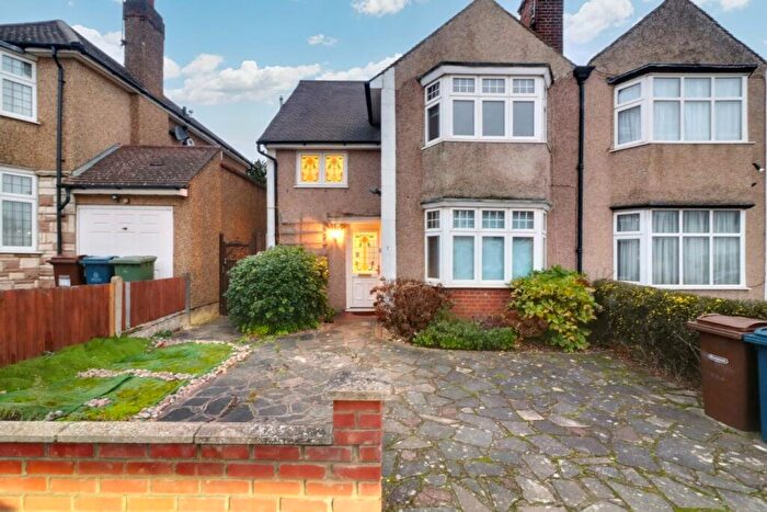 5 Bedroom Semi-Detached House To Rent In Hawthorne Avenue, Harrow, HA3