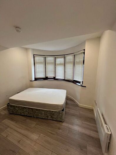 Studio To Rent In Sunningdale Road, Rainham, RM13