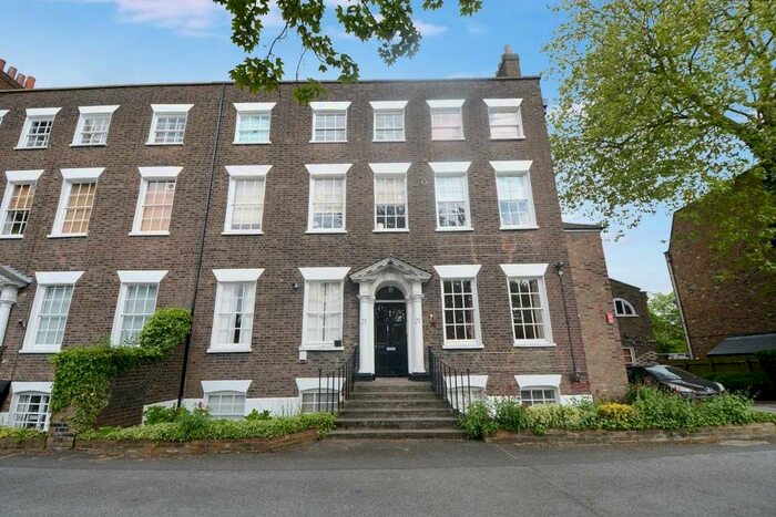 1 Bedroom Apartment To Rent In Woodford Road, South Woodford, E18