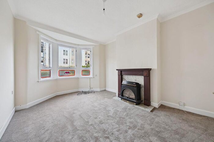 3 Bedroom Flat For Sale In Deanston Drive, Flat /, Shawlands, Glasgow, G41