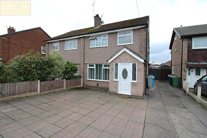 3 Bedroom Semi-Detached House For Sale In Iona Way Davyhulme, M41