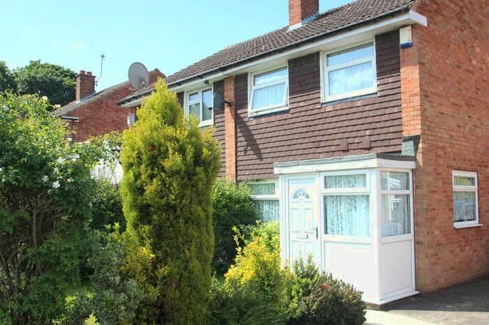 3 Bedroom Detached House To Rent In Longwood Crescent, Leeds, West Yorkshire, Uk, LS17