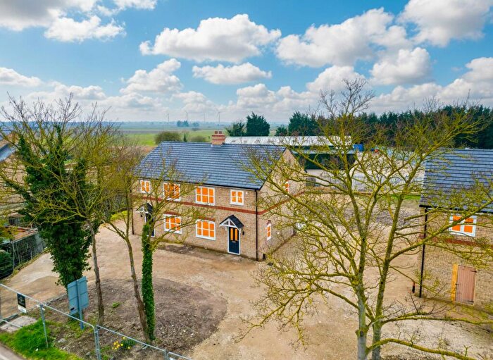 3 Bedroom Semi-Detached House For Sale In Oilmills Road, Ramsey Mereside, PE26