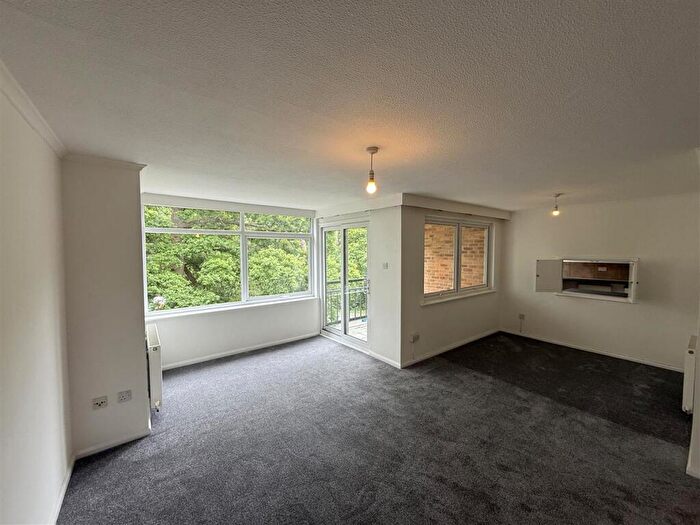 2 Bedroom Apartment To Rent In Vermont Close, Southampton, SO16