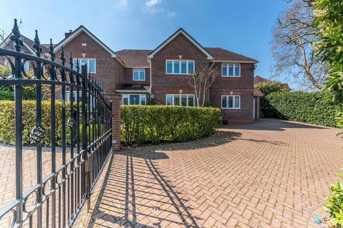 5 Bedroom Detached House To Rent In Roman Way, Carshalton Beeches, Carshalton, SM5