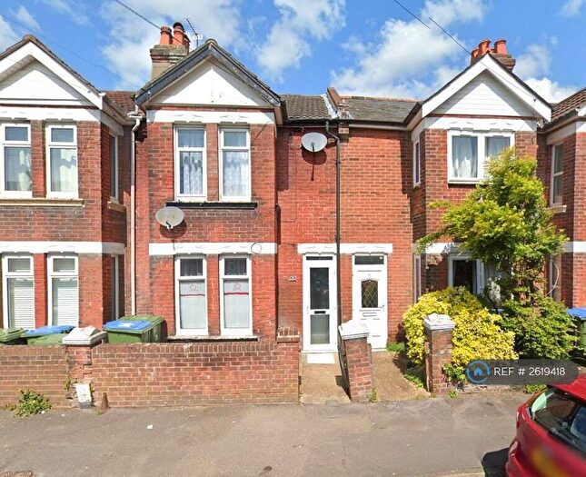 4 Bedroom Semi-Detached House To Rent In Malmesbury Road, Southampton, SO15