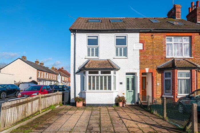 4 Bedroom Semi Detached House For Sale In Monson Road, Redhill, RH1