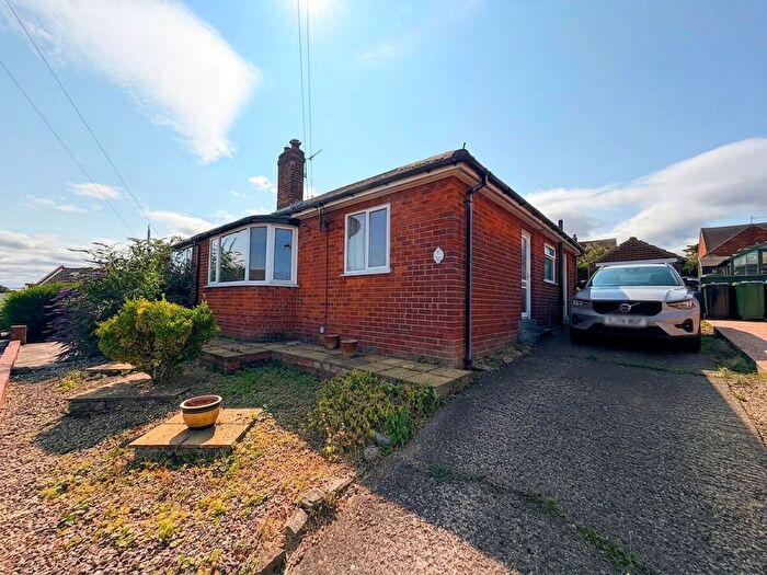 2 Bedroom Semi-detached Bungalow For Sale In Burtondale Road, Scarborough, YO12