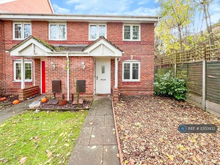 3 Bedroom Semi-Detached House To Rent In The Beck, Dudley, DY2