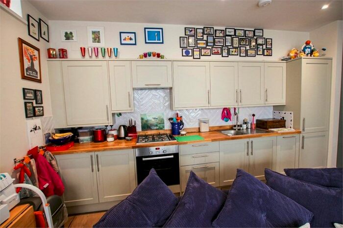 1 Bedroom Flat To Rent In - Belmont Road, Wallington, SM6