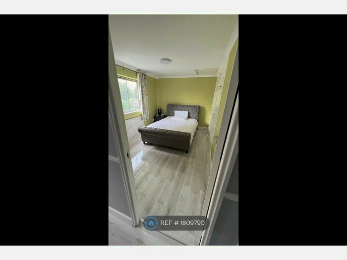 2 Bedroom Terraced House To Rent In Church Manorway, London, SE2