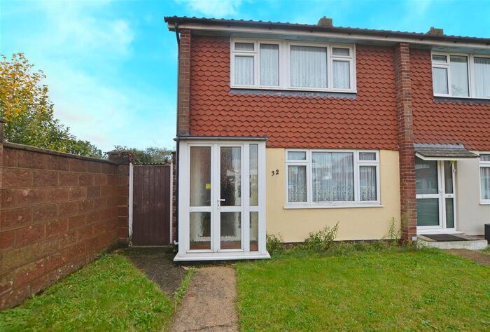 3 Bedroom Property To Rent In Windsor Road, Sunbury-On-Thames, TW16