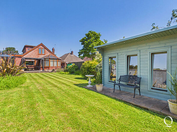 5 Bedroom Detached House For Sale In Springdale Avenue, Broadstone, BH18