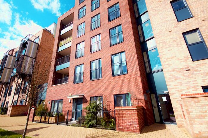 2 Bedroom Flat To Rent In Maxwell Rd, Romford, RM7