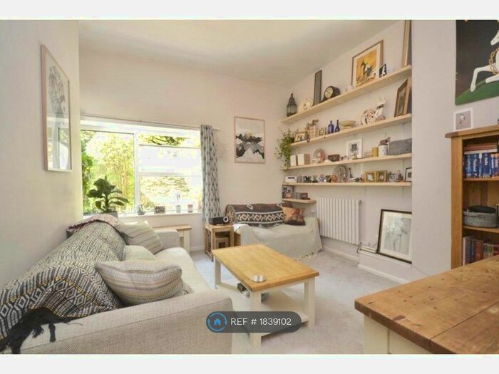 1 Bedroom Flat To Rent In Park Place, Weston-Super-Mare, BS23