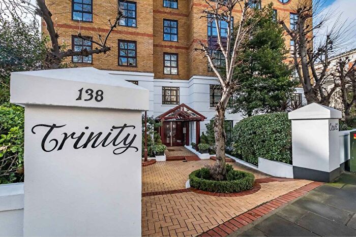 2 Bedroom Flat For Sale In Gloucester Terrace, London, W2