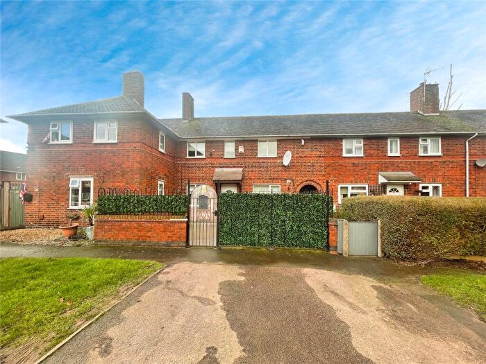 3 Bedroom Terraced House For Sale In Woodthorpe Road, Loughborough, Leicestershire, LE11