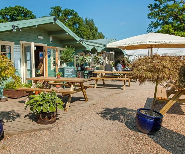 2 Bedroom Flat For Sale In Sumners Field, Chapel Road, RH13