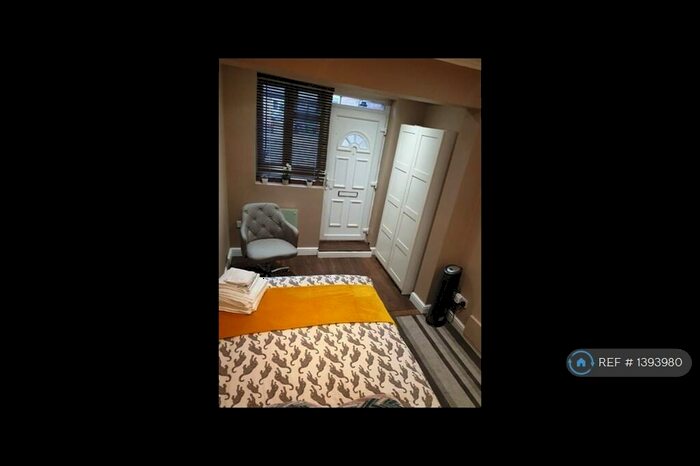 Studio To Rent In Annexe, London, SE28